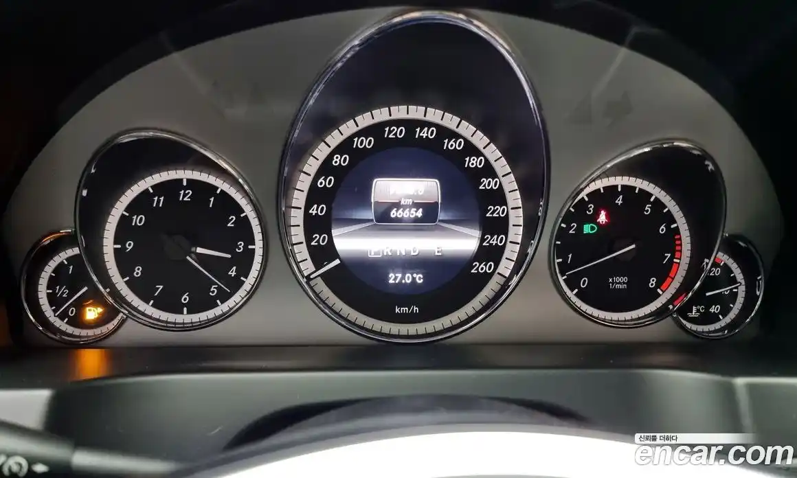 Mercedes-Benz E-Class 2013 3.5 Автомат в Москве № 160725, фото 16