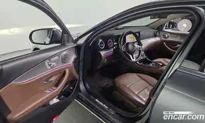 Mercedes-Benz E-Class 2019 2.0 Автомат в Москве № 160874, миниатюра 3