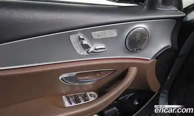 Mercedes-Benz E-Class 2019 2.0 Автомат в Москве № 160874, миниатюра 9