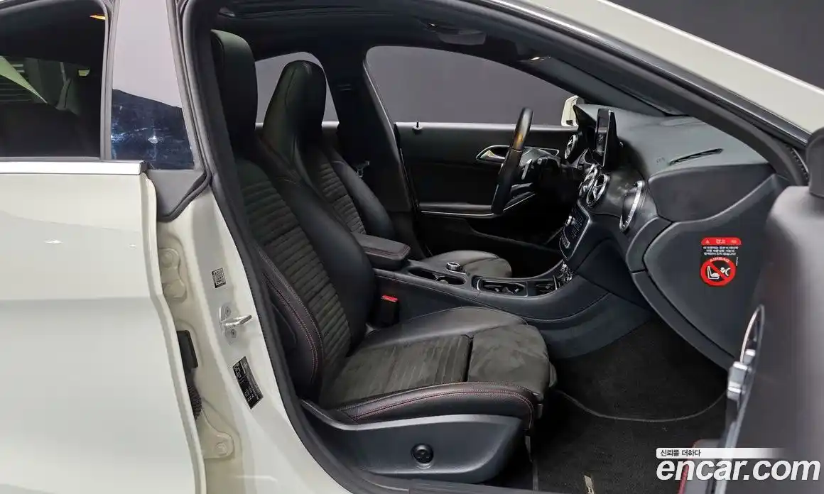 Mercedes-Benz CLA-Class 2018 2.0 Автомат в Москве № 161898, фото 3