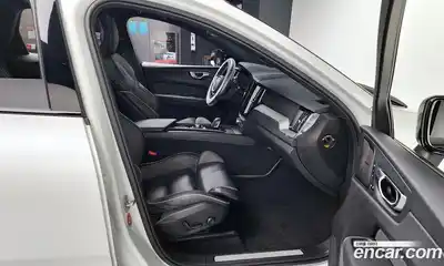 Volvo XC60 2021 2.0 Автомат в Москве № 164363, миниатюра 11