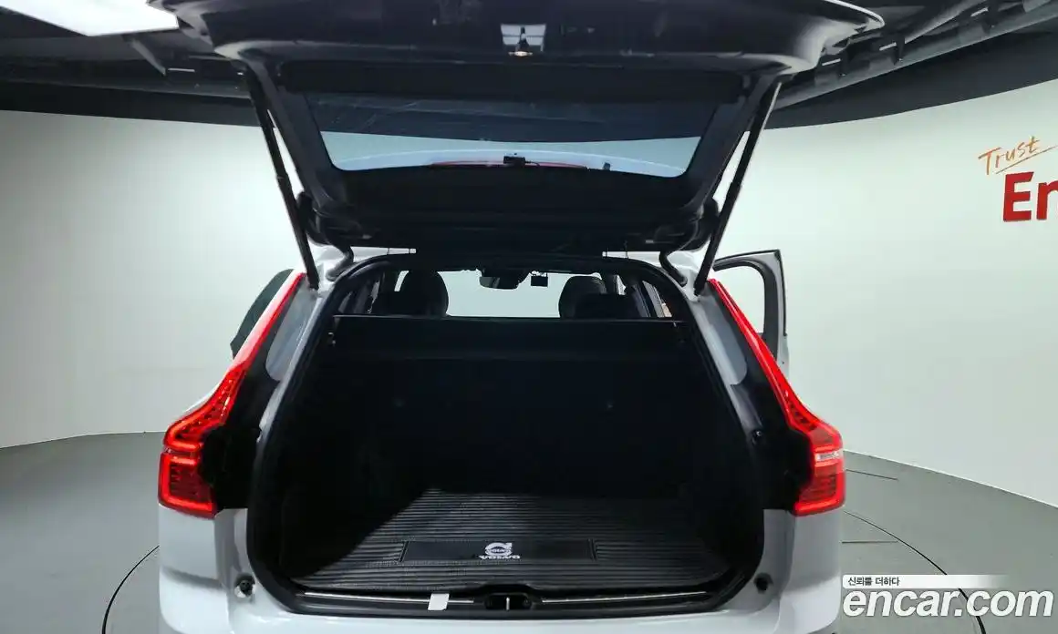 Volvo XC60 2021 2.0 Автомат в Москве № 164363, фото 20