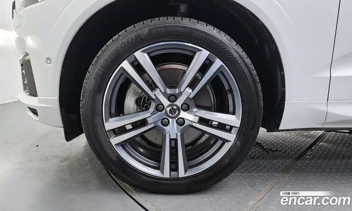 Volvo XC60 2021 2.0 Автомат в Москве № 164363, фото 5