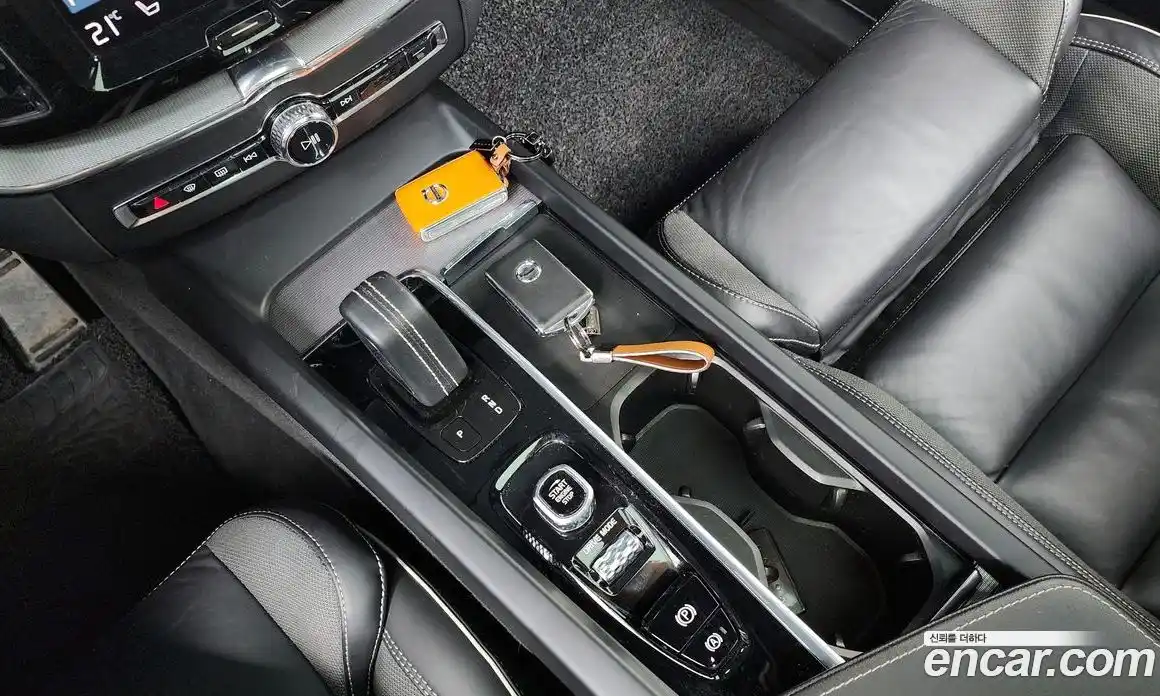 Volvo XC60 2021 2.0 Автомат в Москве № 164363, фото 9