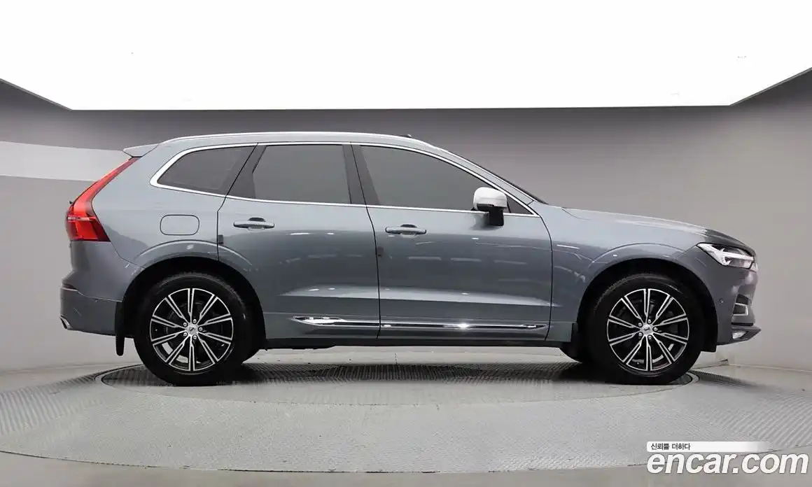 Volvo XC60 2018 2.0 Автомат в Москве № 164842, фото 4