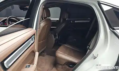 Porsche Cayenne 2023 3.0 Автомат в Москве № 165269, миниатюра 3