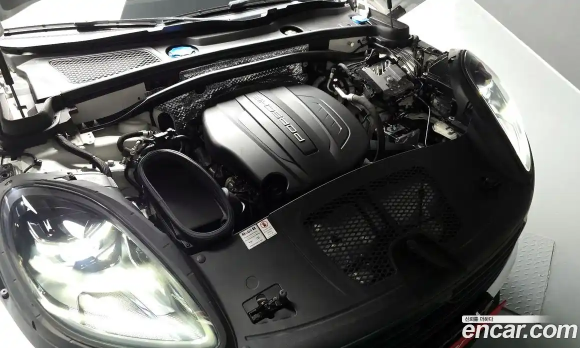 Porsche Macan 2019 2.0 Автомат в Москве № 165476, фото 3