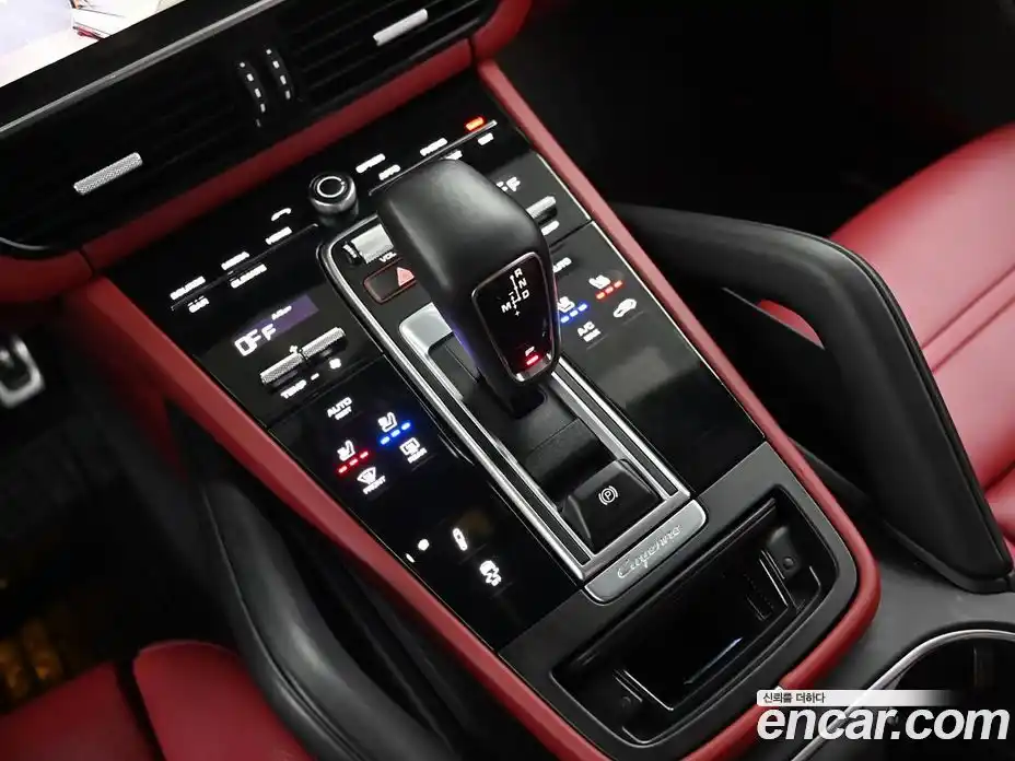 Porsche Cayenne 2022 3.0 Автомат в Москве № 165828, фото 16