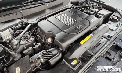 Land Rover Range-Rover 2018 4.4 Автомат в Москве № 166347, миниатюра 12