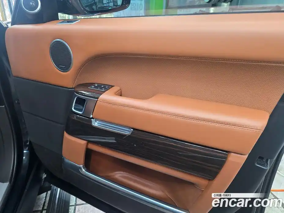 Land Rover Range-Rover 2017 5.0 Автомат в Москве № 166844, фото 15