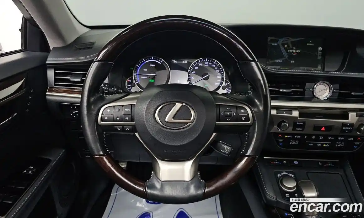 Lexus ES 2018 2.5 Автомат в Москве № 168247, фото 15