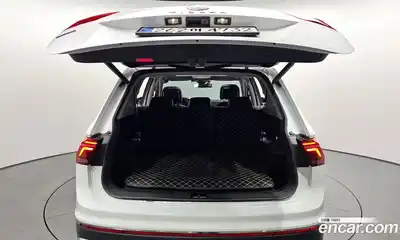 Volkswagen Tiguan 2022 2.0 Автомат в Москве № 168790, миниатюра 5