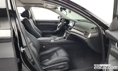 Honda Accord 2018 2.0 Автомат в Москве № 170645, миниатюра 6