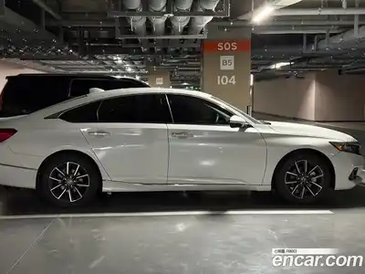 Honda Accord 2022 1.5 Автомат в Москве № 170705, миниатюра 3