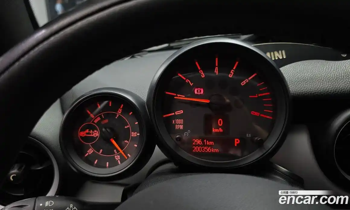 Mini Cooper Convertible 2015 1.6 Автомат в Москве № 179874, фото 11