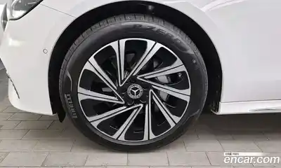 Mercedes-Benz E-Class, 2026