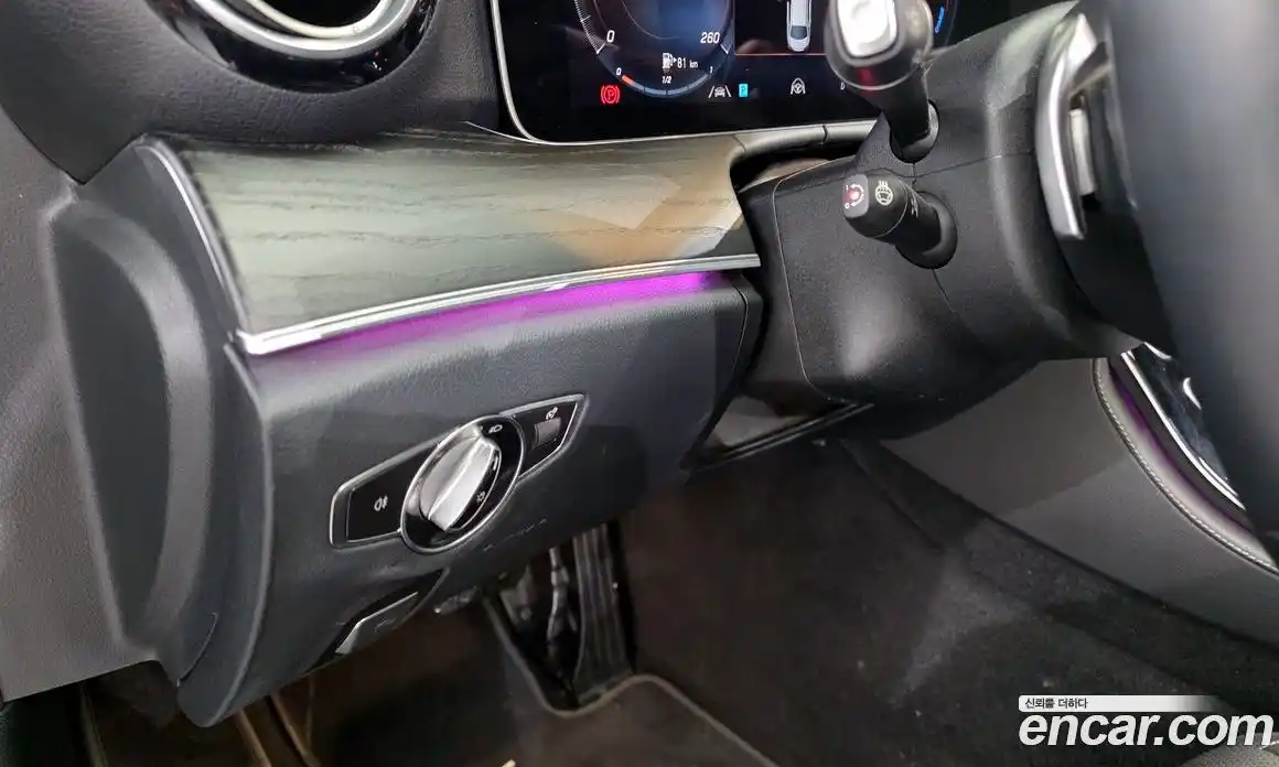 Mercedes-Benz E-Class 2022 2.0 Автомат в Москве № 194753, фото 17