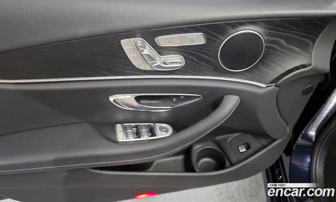 Mercedes-Benz E-Class 2022 2.0 Автомат в Москве № 194753, фото 4