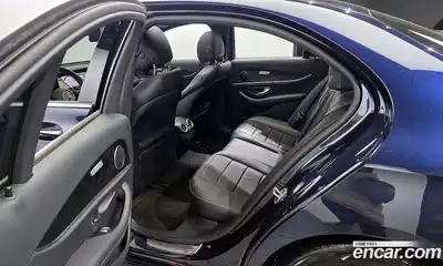 Mercedes-Benz E-Class 2022 2.0 Автомат в Москве № 194753, миниатюра 8