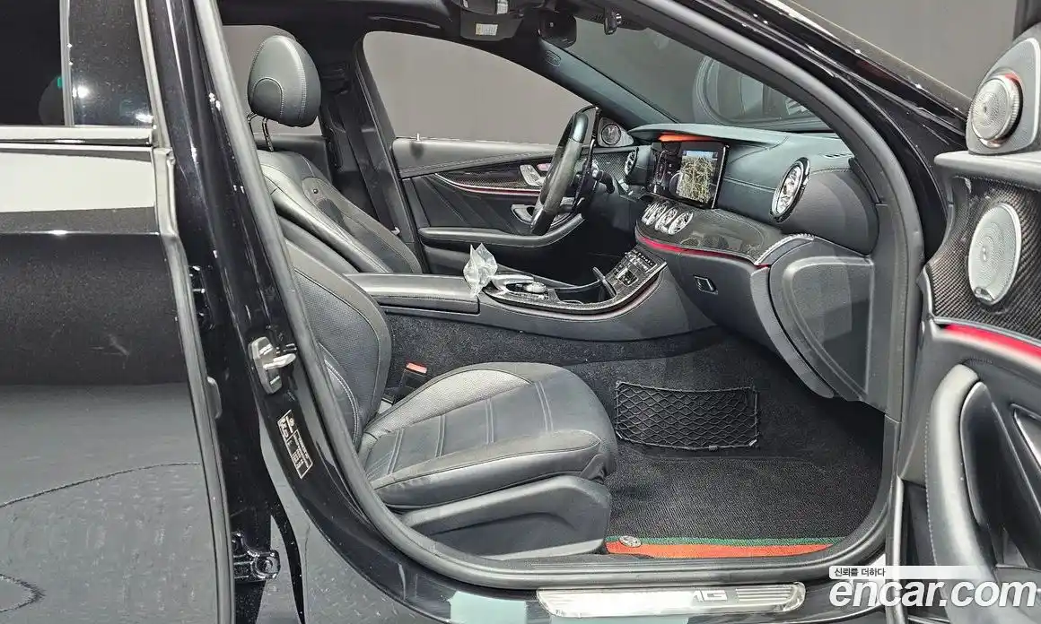 Mercedes-Benz E-Class 2018 4.0 Автомат в Москве № 195514, фото 9