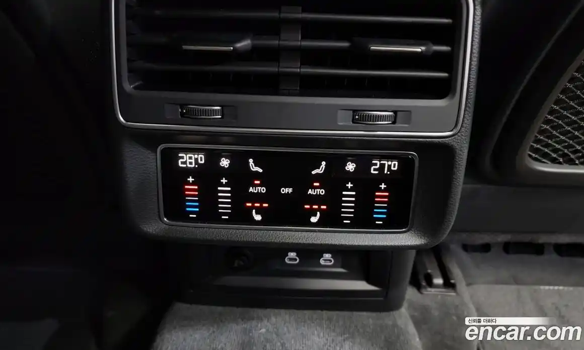 Audi Q8 2023 3.0 Автомат в Москве № 195936, фото 19