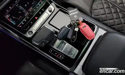 Audi Q8 2023 3.0 Автомат в Москве № 195936, миниатюра 6