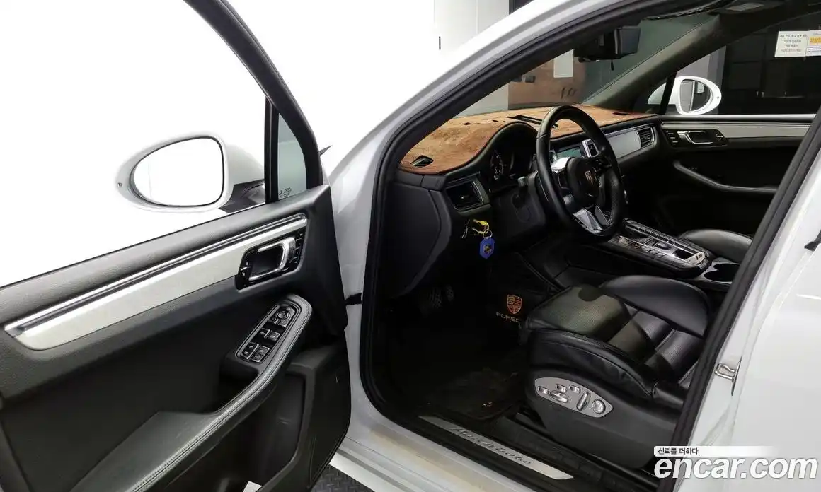 Porsche Macan 2015 3.6 Автомат в Москве № 197591, фото 1