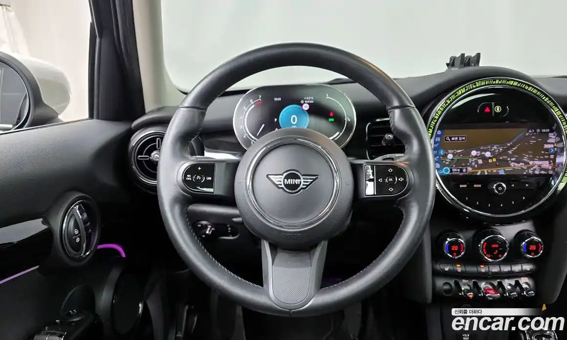 Mini Cooper 2022 1.5 Автомат в Москве № 201126, фото 13