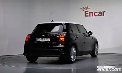 Mini Cooper 2022 1.5 Автомат в Москве № 201126, миниатюра 2