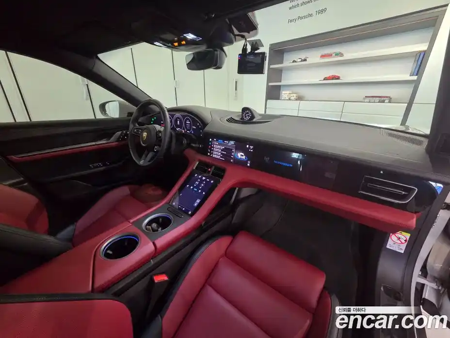 Porsche Taycan 2025 0.1 Автомат в Москве № 212138, фото 9