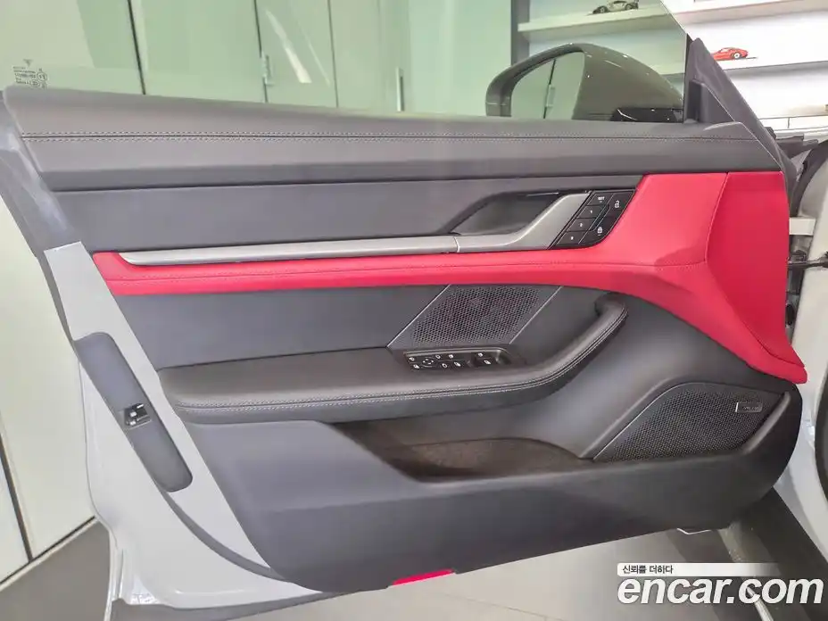 Porsche Taycan 2025 0.1 Автомат в Москве № 212138, фото 10