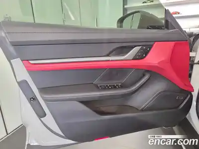 Porsche Taycan 2025 0.1 Автомат в Москве № 212138, миниатюра 10