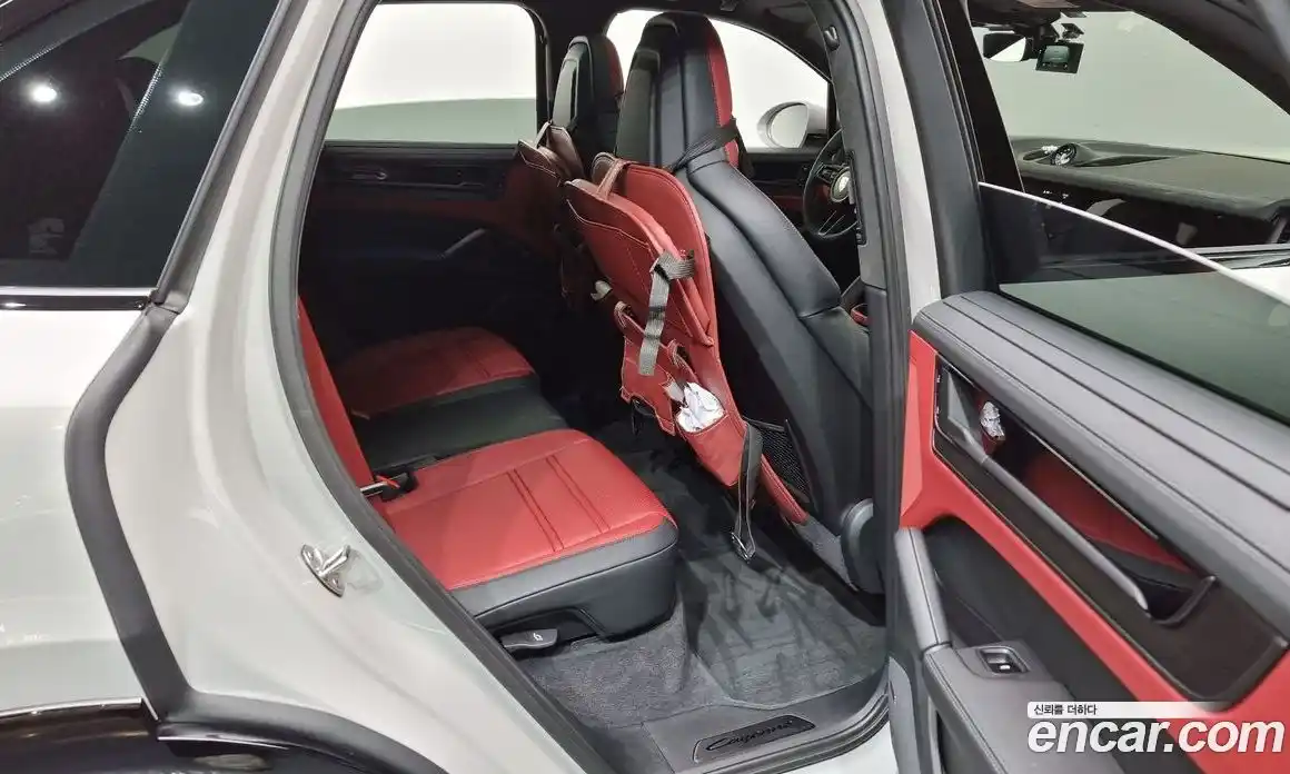 Porsche Cayenne 2025 4.0 Автомат в Москве № 212929, фото 3