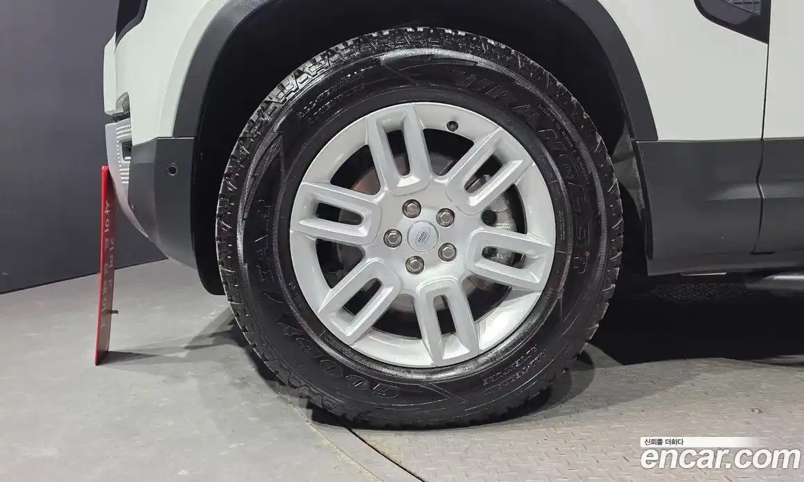 Land Rover Defender 2022 3.0 Автомат в Москве № 213343, фото 5