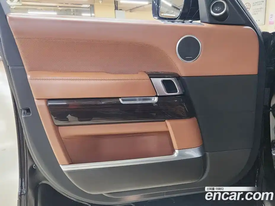 Land Rover Range-Rover 2017 5.0 Автомат в Москве № 213819, фото 9