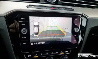 Volkswagen Passat 2018 2.0 Автомат в Москве № 214945, миниатюра 9