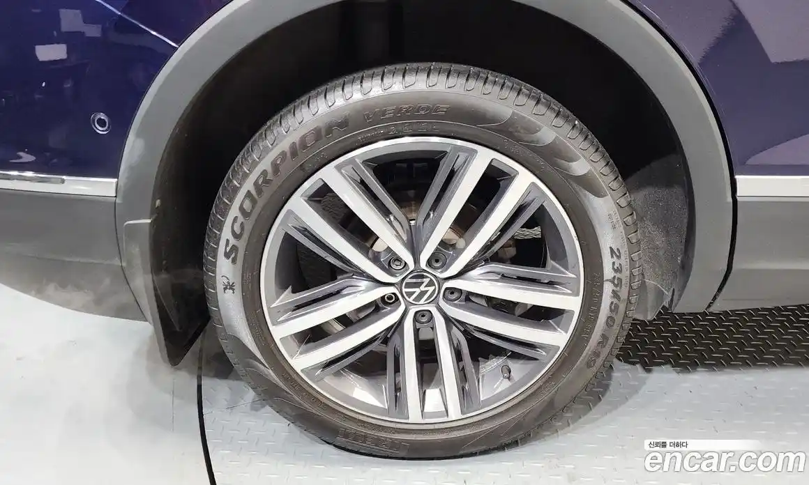 Volkswagen Tiguan 2023 2.0 Автомат в Москве № 214958, фото 5