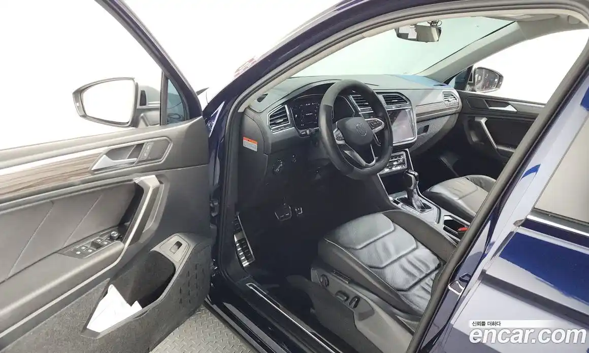 Volkswagen Tiguan 2023 2.0 Автомат в Москве № 214958, фото 10