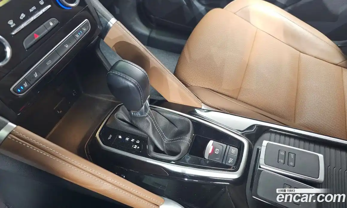 Renault QM6 2023 2.0 Автомат в Москве № 222665, фото 17