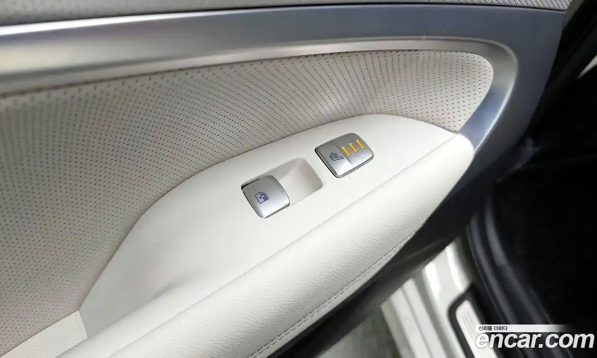 Genesis G70 2024 2.5 Автомат в Москве № 22748, фото 14