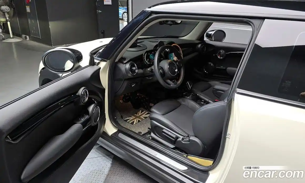 Mini Cooper 2021 2.0 Автомат в Москве № 231470, фото 14