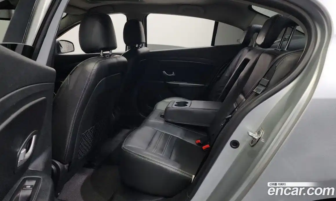 Renault SM3 2014 1.6 Автомат в Москве № 242821, фото 19