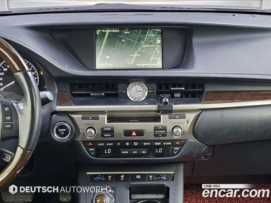 Lexus ES 2014 2.5 Автомат в Москве № 275943, фото 14