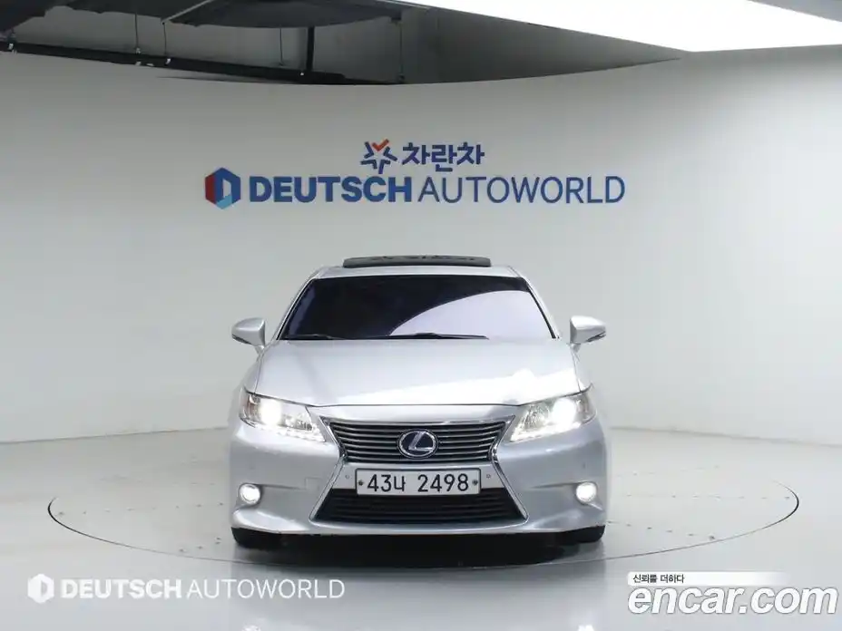 Lexus ES 2014 2.5 Автомат в Москве № 275943, фото 3