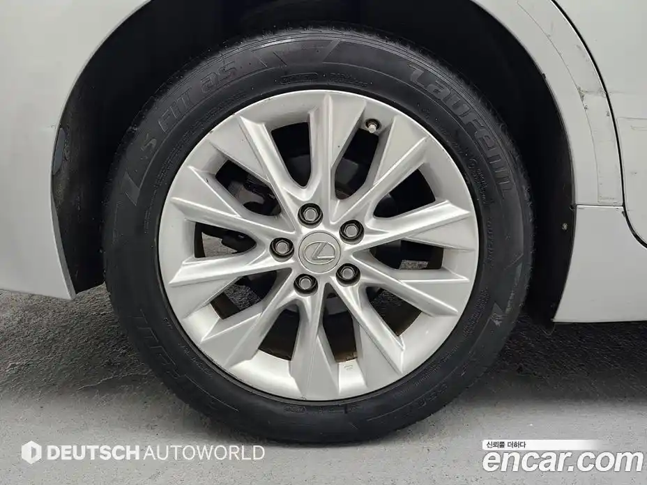 Lexus ES 2014 2.5 Автомат в Москве № 275943, фото 5