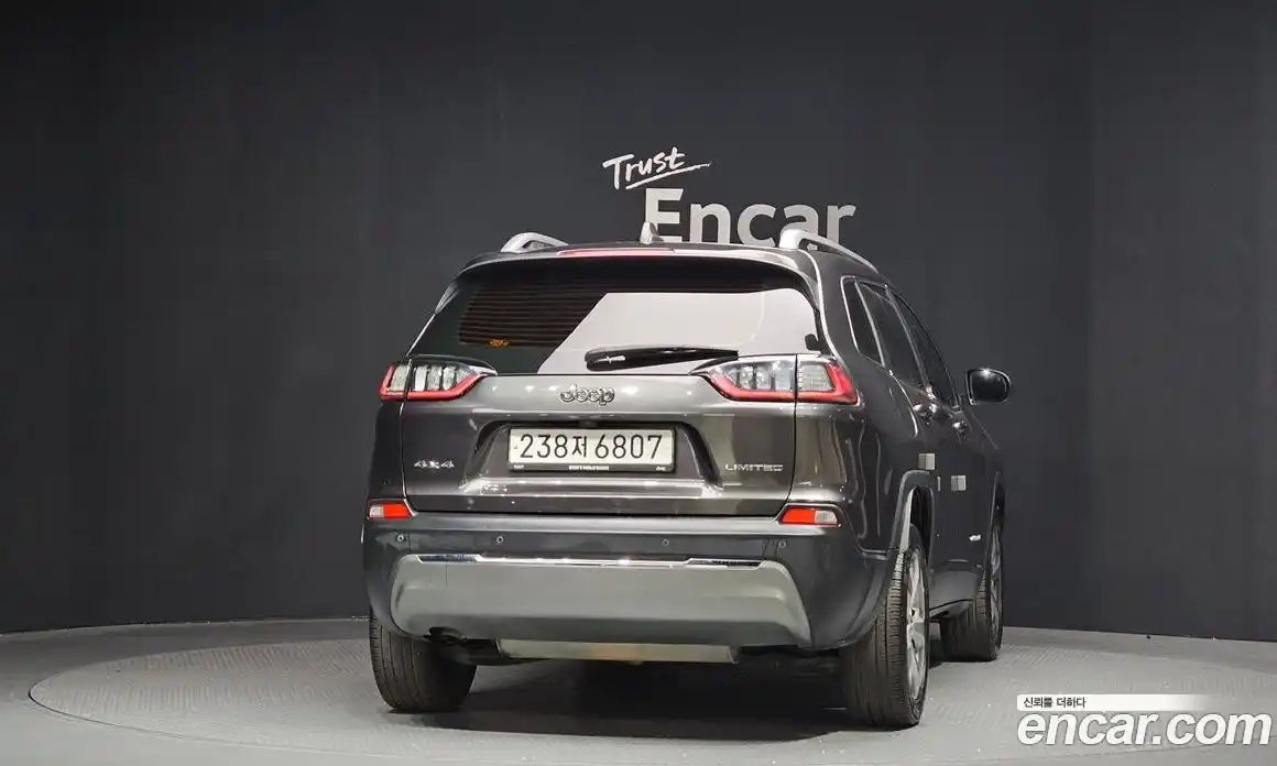 Jeep Cherokee 2020 2.4 Автомат в Москве № 278691, фото 1