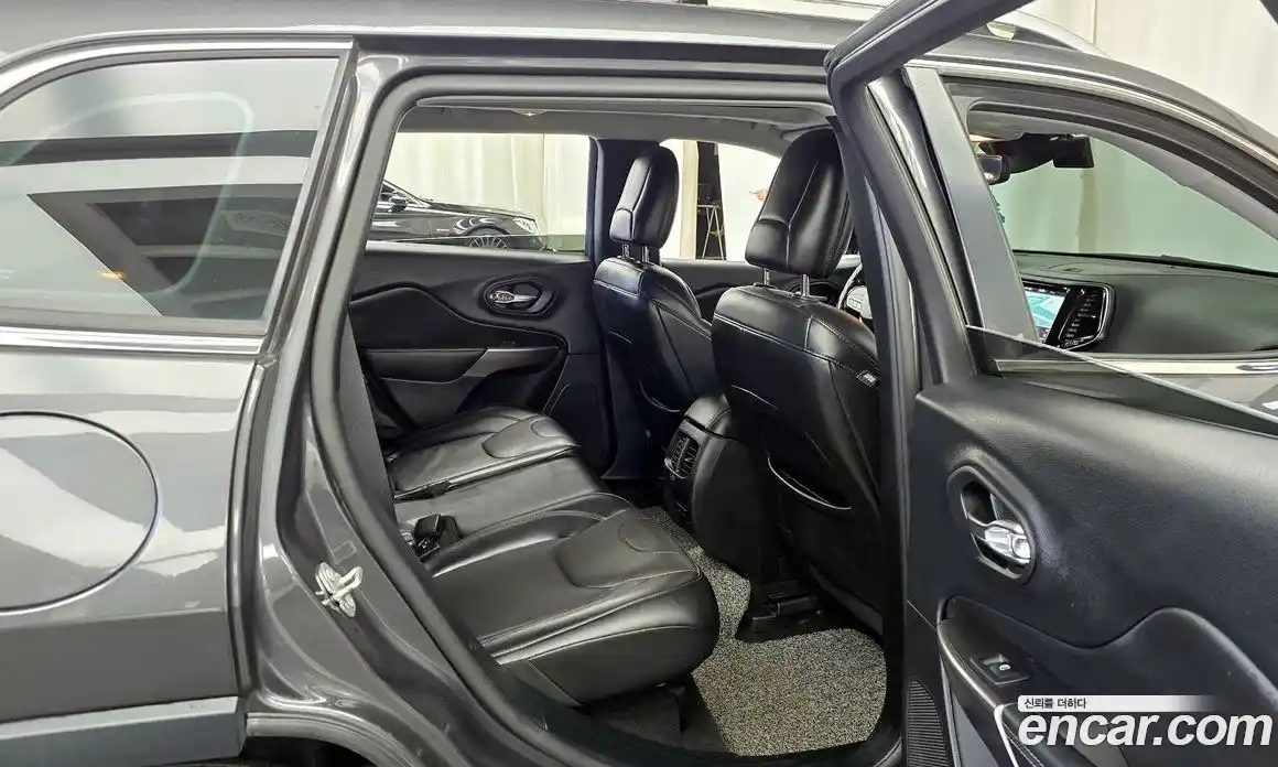 Jeep Cherokee 2020 2.4 Автомат в Москве № 278691, фото 2