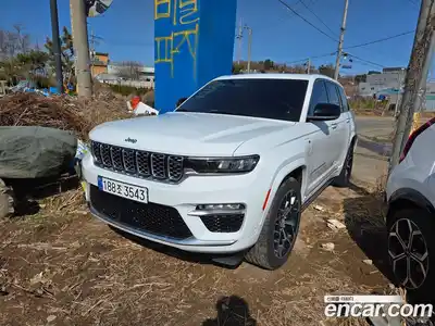 Jeep Cherokee 2023 2.0 Автомат в Москве № 279115, миниатюра 2