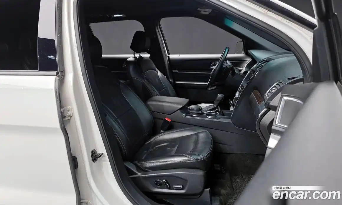 Ford Explorer 2017 2.3 Автомат в Москве № 281513, фото 20