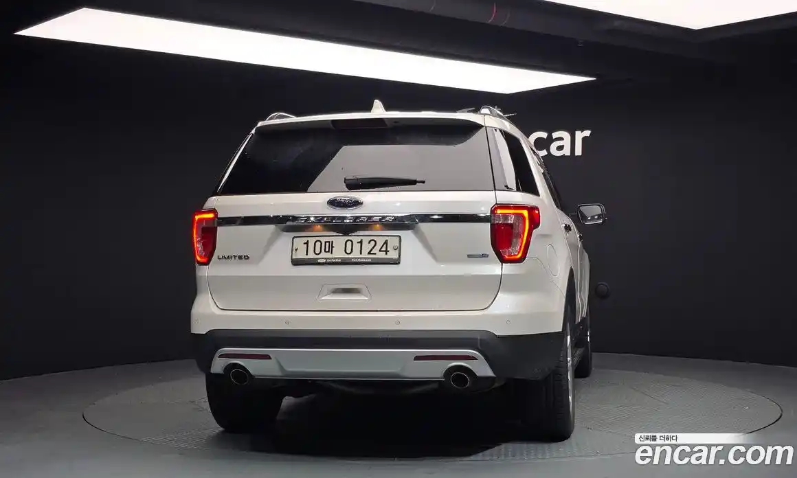 Ford Explorer 2017 2.3 Автомат в Москве № 281513, фото 4